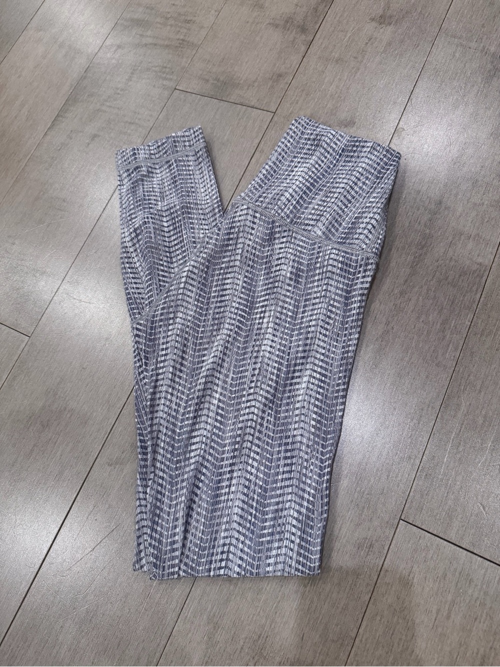 Lululemon High Rise 7/8 Length Herringbone Gray Leggings